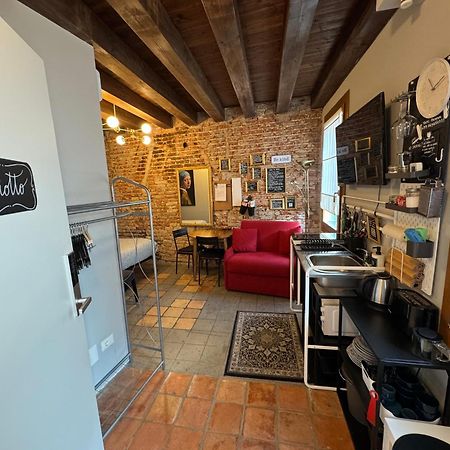 Storico Alloggio Fronte Piazza In Borgo Portello Pádua Exterior foto